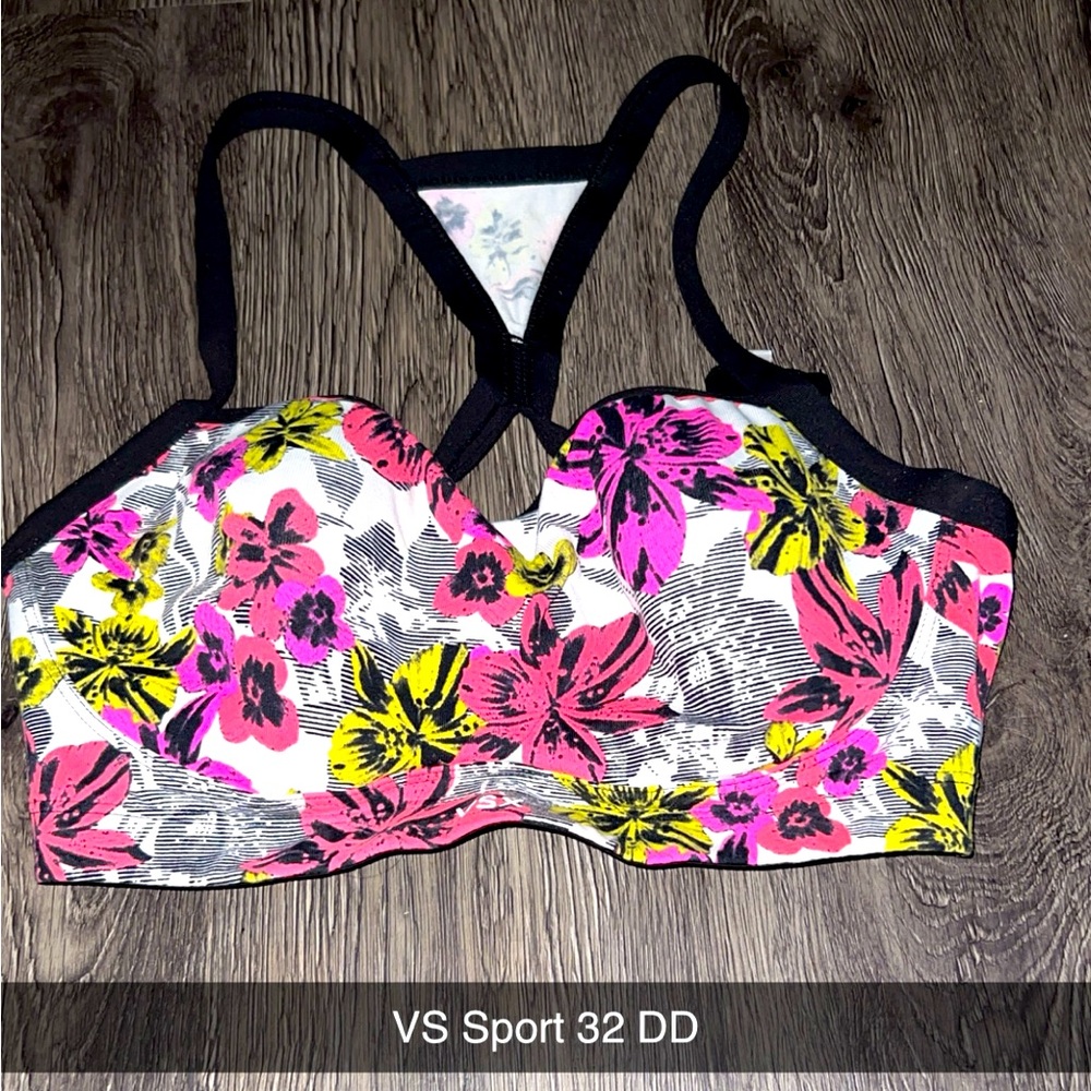 Victoria’s Secret Sport bra 32DD